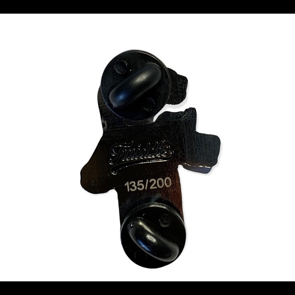 Twiddle Blue Frankie Limited Edition Pin - Picture 4 of 6